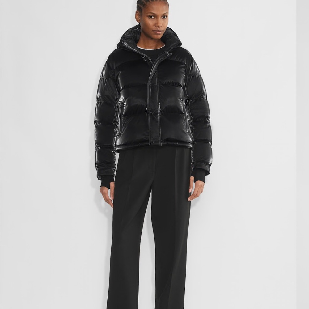 The Super Puff™ Shorty - Liquid Shine - Aritzia